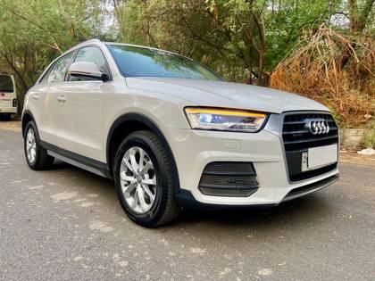 Audi Q3 30 TDI Premium FWD Audi Q3 30 TDI Premium FWD