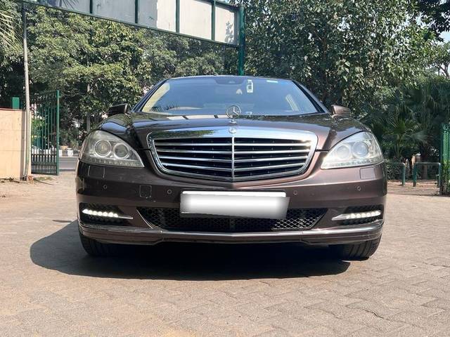 https://images10.gaadi.com/usedcar_image/3684672/original/processed_img2919988__used_car_2919988_1700739842.jpeg?imwidth=6402