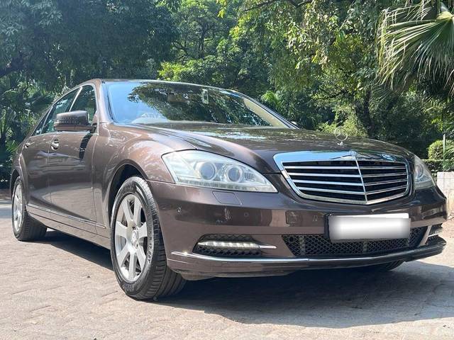 https://images10.gaadi.com/usedcar_image/3684672/original/processed_img2919988__used_car_2919988_1700739843.jpeg?imwidth=6400