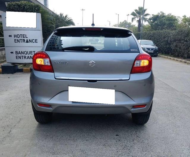 https://images10.gaadi.com/usedcar_image/3684681/original/processed_img2919996__usedcar_img_5105_7601700739982_1700739994.jpg?imwidth=6402