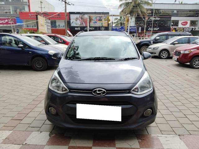 https://images10.gaadi.com/usedcar_image/3684682/original/processed_img2919997__used_car_2919997_1700740154.jpg?imwidth=6400