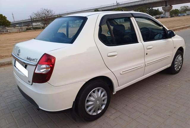 https://images10.gaadi.com/usedcar_image/3684692/original/processed_img2920004__usedcar_img_20231104_wa0027_7201700740263_1700740277.jpg?imwidth=6402