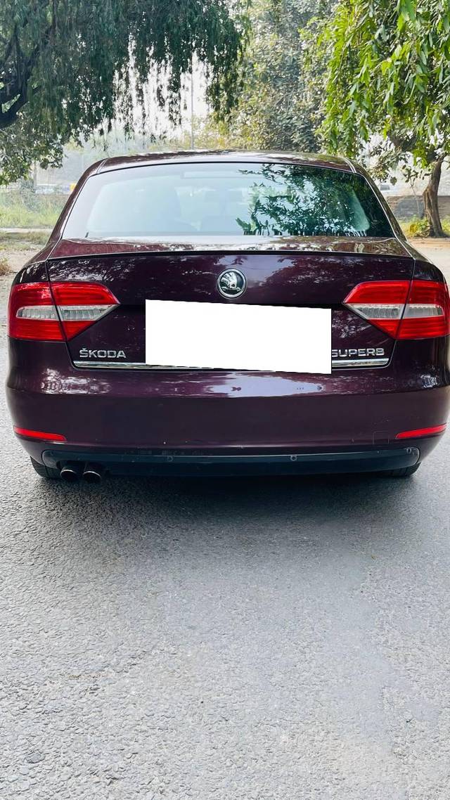 https://images10.gaadi.com/usedcar_image/3684702/original/processed_img2920008__used_car_2920008_1700740841.jpg?imwidth=6402