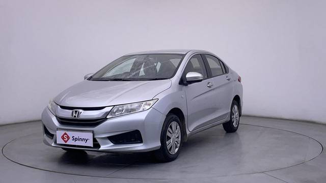 https://images10.gaadi.com/usedcar_image/3684738/original/D4Xdd78KRk62l7PdBT43lA__file.JPG?imwidth=6400