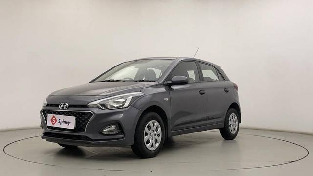 https://images10.gaadi.com/usedcar_image/3684964/original/GV68tsI3TcSYgOGzQXZPGQ__file.JPG?imwidth=6400