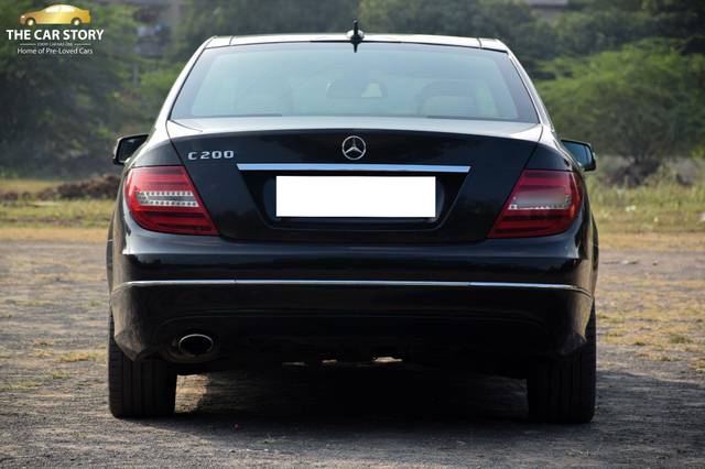 https://images10.gaadi.com/usedcar_image/3685064/original/processed_img2920297__used_car_2920297_1701523838.jpg?imwidth=6402