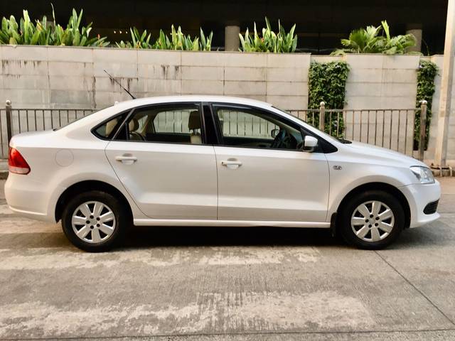 https://images10.gaadi.com/usedcar_image/3685071/original/img2920301__usedcar_5_13771700745720_1700745739.jpeg?imwidth=6401