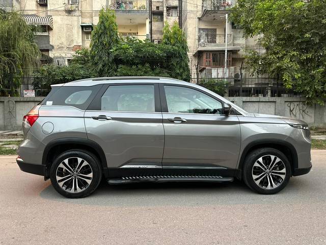 https://images10.gaadi.com/usedcar_image/3685109/original/processed_img2920328__used_car_2920328_1700747385.jpg?imwidth=6401