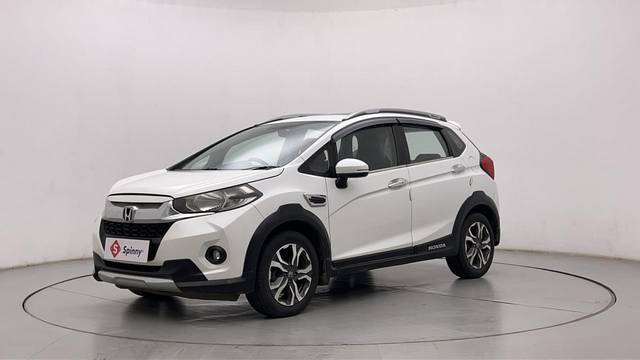 https://images10.gaadi.com/usedcar_image/3685270/original/5sRu_dNjTWKb1bHlBbVrtg__file.JPG?imwidth=6400