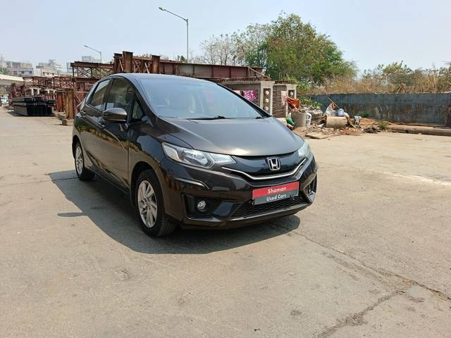 https://images10.gaadi.com/usedcar_image/3685452/original/50e4c413cb7d9d5f915fe5ec64868a3e.jpg?imwidth=6401