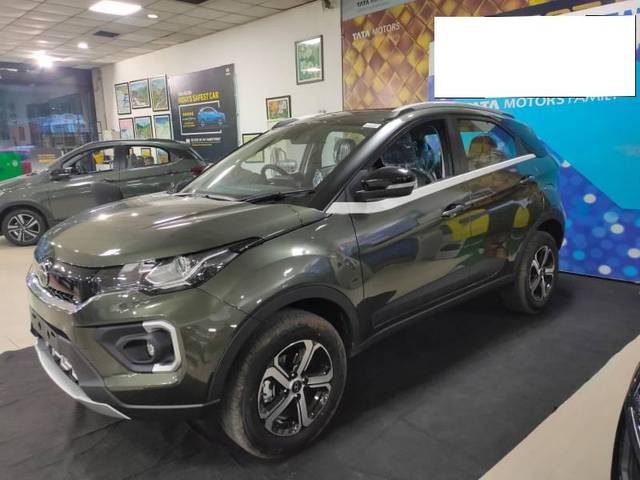 https://images10.gaadi.com/usedcar_image/3685454/original/processed_c60fcc85-8ede-4e44-a1b1-05ca89b0b212.jpg?imwidth=6400