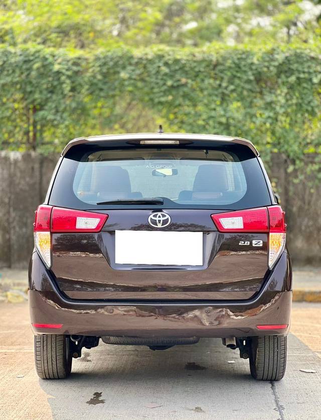 https://images10.gaadi.com/usedcar_image/3685479/original/processed_img2920655__used_car_2920655_1700750588.jpg?imwidth=6401