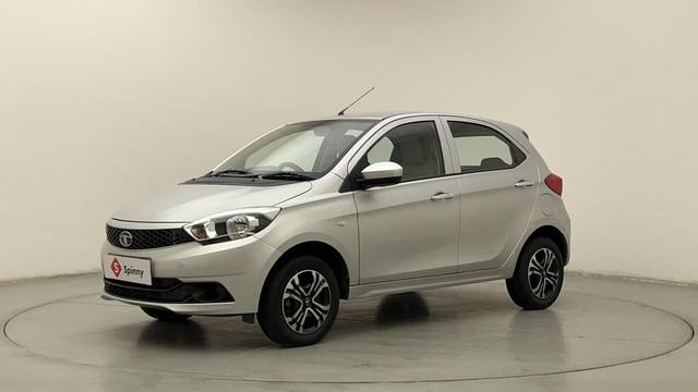 https://images10.gaadi.com/usedcar_image/3685523/original/g1BXhOz4QcGIpGqVOkGARQ__file.JPG?imwidth=6400