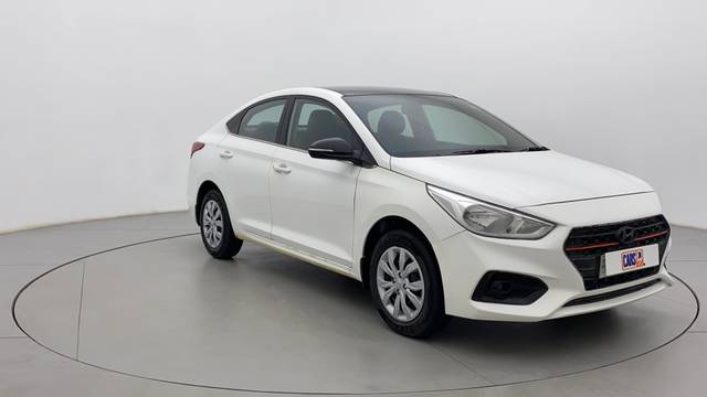 https://images10.gaadi.com/usedcar_image/3685594/original/a71d8849-711f-4f49-9d6b-6db1a2807c0f__44.jpg?imwidth=6400