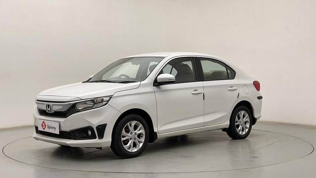 https://images10.gaadi.com/usedcar_image/3685628/original/JPTP1L4SSsaKHKlSEFgztw__file.JPG?imwidth=6400