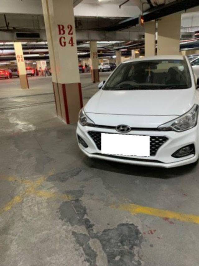 https://images10.gaadi.com/usedcar_image/3685792/original/processed_1b5078a8-f3b1-4429-a161-3d9aba9a4ea3.jpeg?imwidth=6400