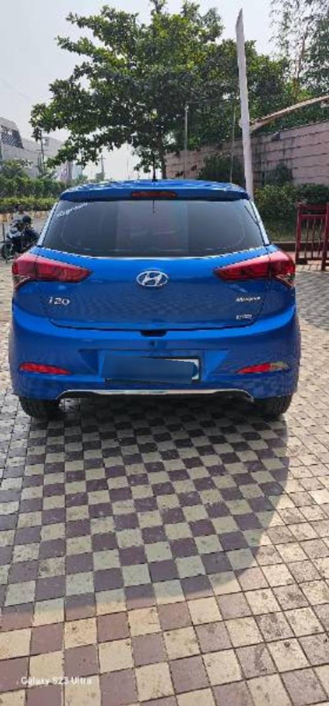 https://images10.gaadi.com/usedcar_image/3685807/original/processed_0149cda9-a1ee-48cd-82e3-e706b57b7375.jpg?imwidth=6401