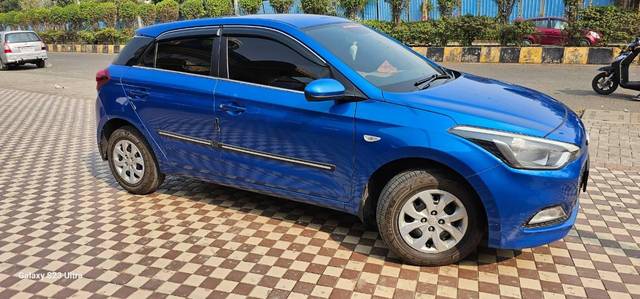https://images10.gaadi.com/usedcar_image/3685807/original/processed_6ef13476-c0ab-4d99-abed-f2abb6cfdb8b.jpg?imwidth=6400