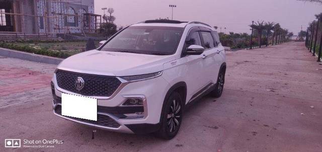 https://images10.gaadi.com/usedcar_image/3685938/original/processed_642222f4-a42e-4e10-9fef-96fd6d56d607.jpeg?imwidth=6402