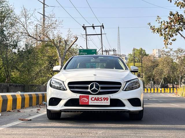 https://images10.gaadi.com/usedcar_image/3685946/original/b2bc1062d688565ac9ae118a099f9c62.jpg?imwidth=6400