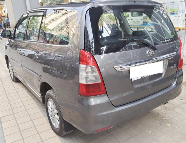 https://images10.gaadi.com/usedcar_image/3686033/original/processed_img2920871__usedcar_20231026_103502_1321700802740_1700802766.jpg?imwidth=6402