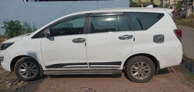 https://images10.gaadi.com/usedcar_image/3686054/original/17__VCC_IMG_1700194609609_1819789_95_1700195005.jpg?imwidth=6401