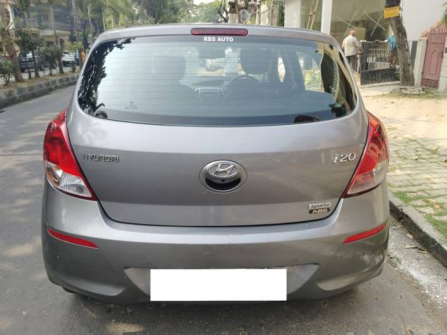 https://images10.gaadi.com/usedcar_image/3686071/original/processed_img2920890__used_car_2920890_1700804359.jpg?imwidth=6401
