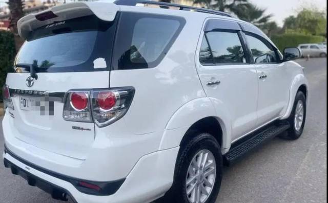 https://images10.gaadi.com/usedcar_image/3686114/original/processed_239079b2-8df6-43a4-949e-d927025f8b01.jpg?imwidth=6402