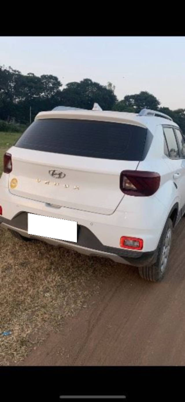 https://images10.gaadi.com/usedcar_image/3686119/original/processed_b737270f-88d4-42a9-a323-b09a48e5690f.png?imwidth=6401