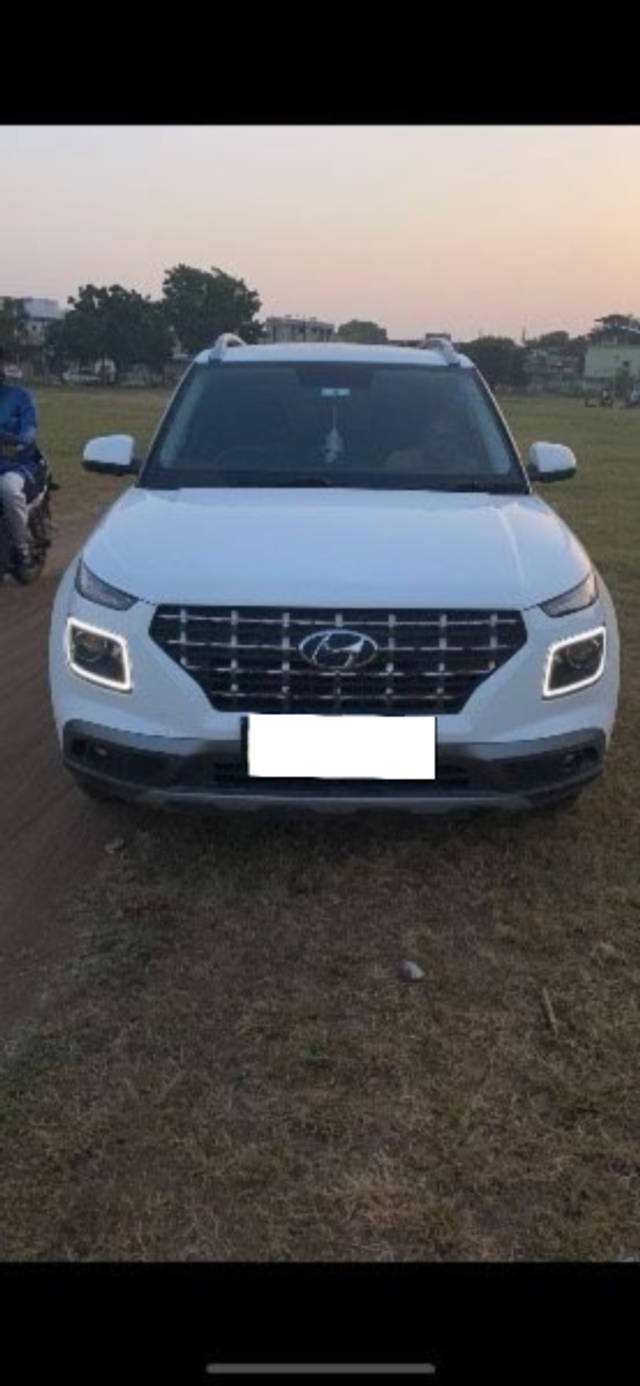 https://images10.gaadi.com/usedcar_image/3686119/original/processed_cfa43b9a-f33f-4152-83b9-4655d6fe5f45.png?imwidth=6402