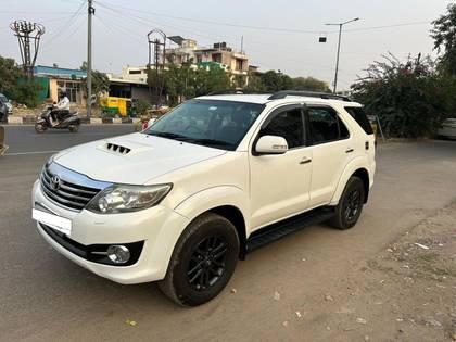 Toyota Fortuner 4x2 AT Toyota Fortuner 4x2 AT