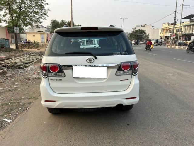 https://images10.gaadi.com/usedcar_image/3686124/original/processed_img2920915__used_car_2920915_1700806520.jpg?imwidth=6401