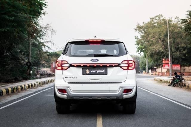 https://images10.gaadi.com/usedcar_image/3686188/original/processed_img2920952__usedcar_whatsappimage2023_10_31at53450pm_1__6131700807726_1700807735.jpeg?imwidth=6402