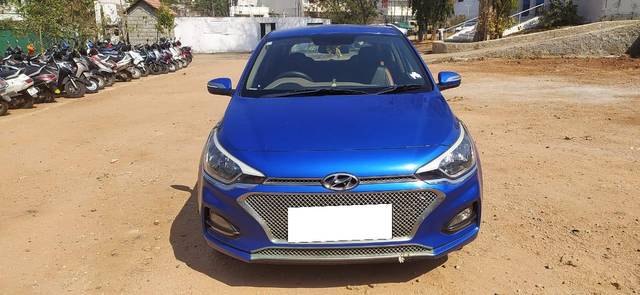https://images10.gaadi.com/usedcar_image/3686216/original/processed_img2920966__usedcar_01_2161700808527_1700808550.jpg?imwidth=6400