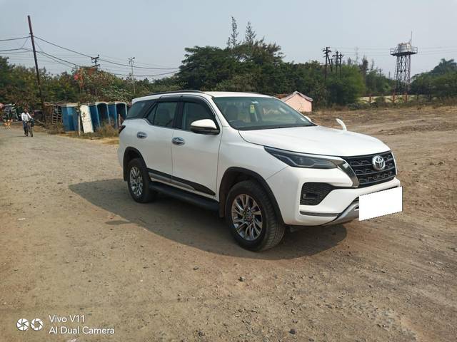 https://images10.gaadi.com/usedcar_image/3686226/original/processed_img2920974__used_car_2920974_1700808762.jpg?imwidth=6400