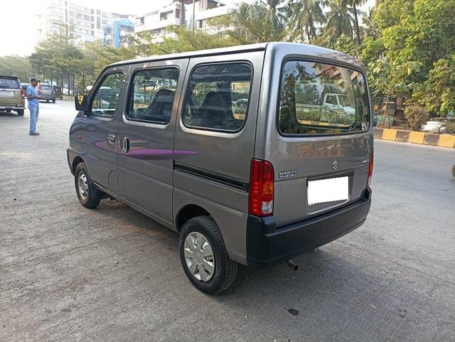 https://images10.gaadi.com/usedcar_image/3686228/original/processed_img2920976__used_car_2920976_1700811851.jpg?imwidth=6402