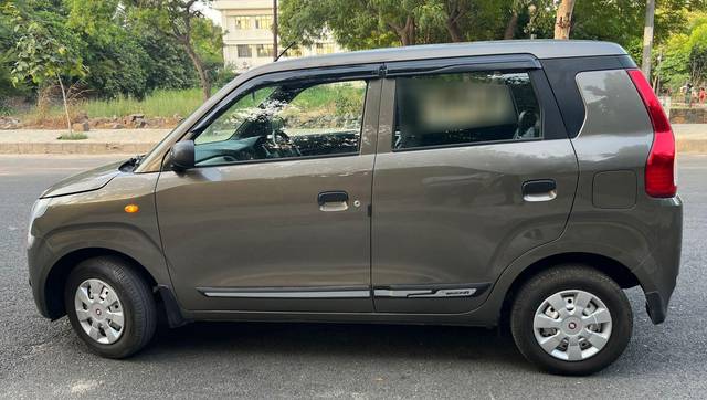 https://images10.gaadi.com/usedcar_image/3686252/original/processed_img2920996__used_car_2920996_1700809516.jpg?imwidth=6401