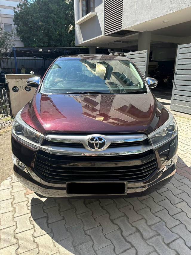 https://images10.gaadi.com/usedcar_image/3686312/original/processed_img2921032__used_car_2921032_1700811344.jpg?imwidth=6402