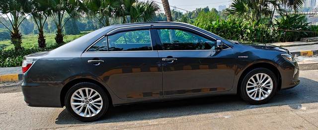https://images10.gaadi.com/usedcar_image/3686316/original/processed_img2921035__used_car_2921035_1700815191.jpg?imwidth=6401