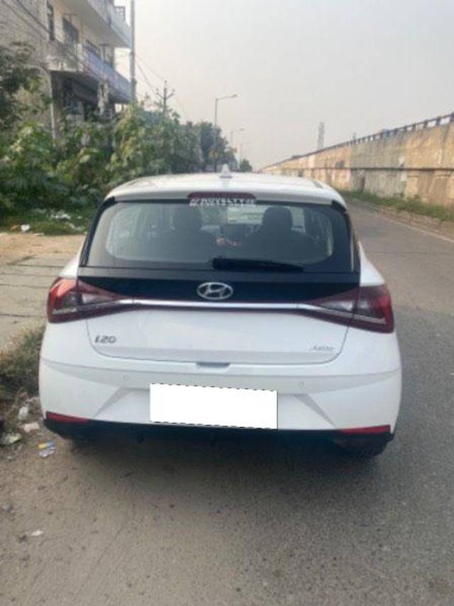 https://images10.gaadi.com/usedcar_image/3686351/original/processed_10bf5168-b5c5-4990-8668-faf083b6e016.jpeg?imwidth=6401