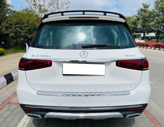 https://images10.gaadi.com/usedcar_image/3686369/original/processed_img2921066__used_car_2921066_1700813517.jpg?imwidth=6401
