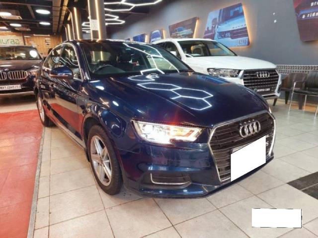 https://images10.gaadi.com/usedcar_image/3686416/original/processed_img2921102__used_car_2921102_1700814995.jpg?imwidth=6401