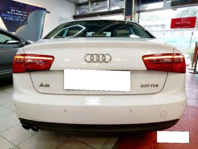 https://images10.gaadi.com/usedcar_image/3686432/original/processed_img2921109__used_car_2921109_1700815384.jpg?imwidth=6402