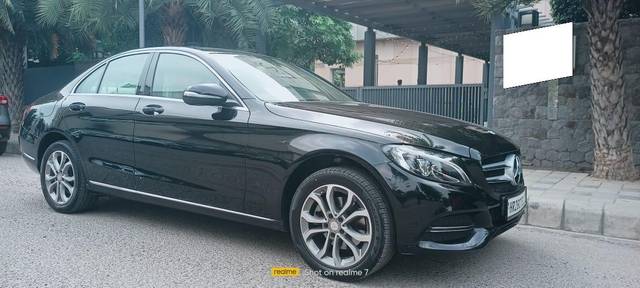 https://images10.gaadi.com/usedcar_image/3686458/original/processed_img2921126__used_car_2921126_1700816263.jpg?imwidth=6400