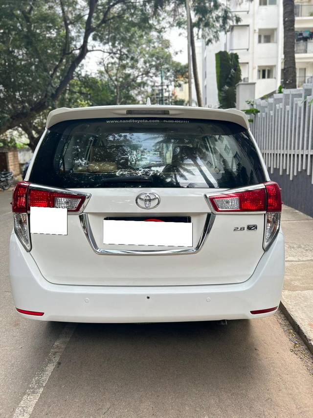 https://images10.gaadi.com/usedcar_image/3686472/original/processed_img2921135__used_car_2921135_1700816746.jpg?imwidth=6401