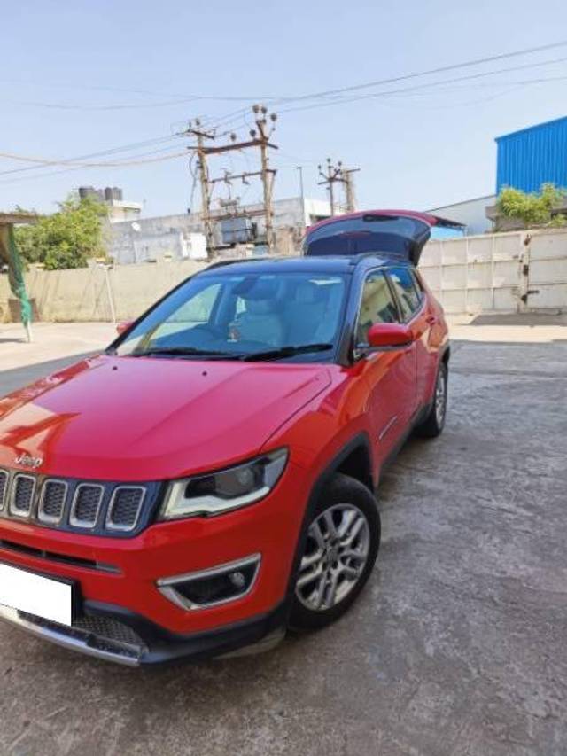 https://images10.gaadi.com/usedcar_image/3686504/original/processed_6e6594fa-e4da-4ce7-9c89-7988a574661a.jpg?imwidth=6402