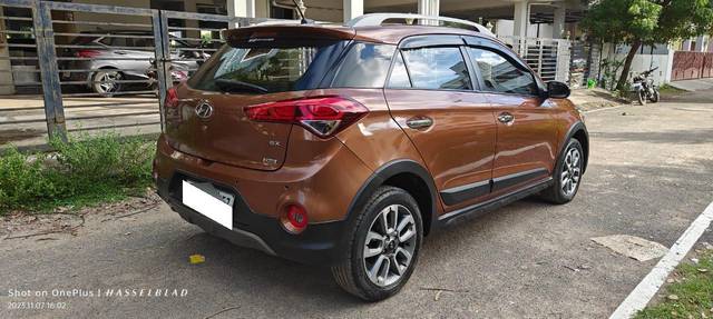https://images10.gaadi.com/usedcar_image/3686516/original/processed_img2921157__used_car_2921157_1700818004.jpg?imwidth=6401
