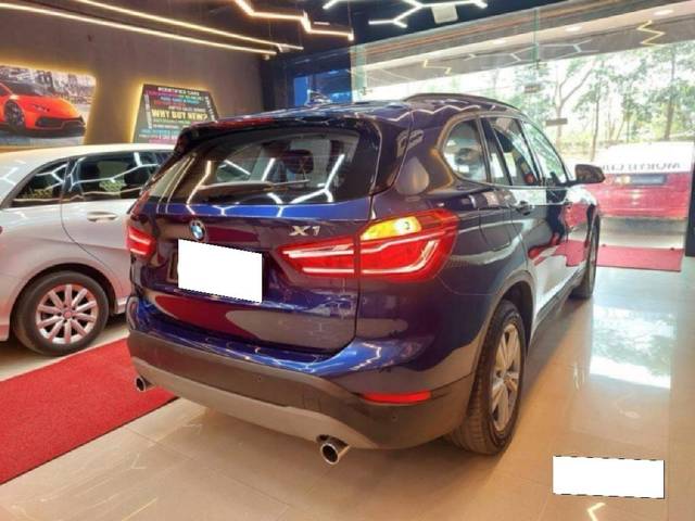 https://images10.gaadi.com/usedcar_image/3686541/original/processed_img2921176__used_car_2921176_1700818576.jpg?imwidth=6401