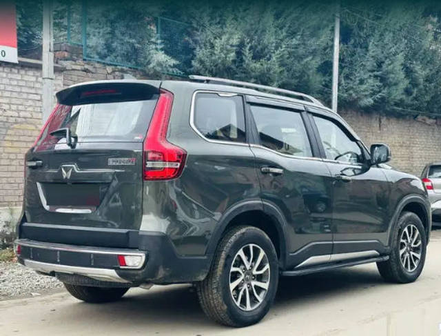 https://images10.gaadi.com/usedcar_image/3686548/original/processed_img2921180__usedcar_capture5_7601700818433_1700818446.PNG?imwidth=6401