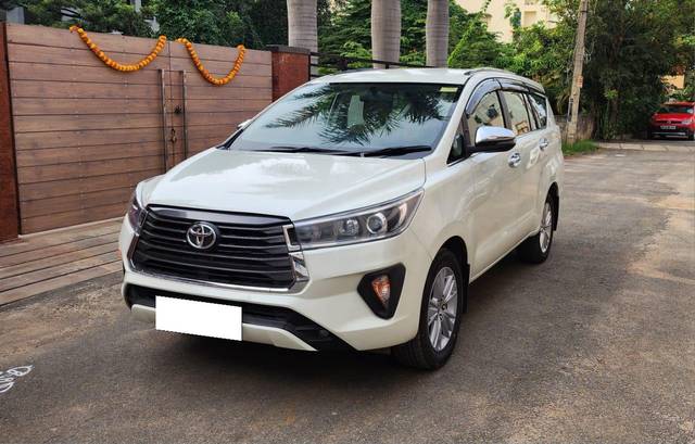 https://images10.gaadi.com/usedcar_image/3686582/original/processed_img2921203__used_car_2921203_1700819708.jpg?imwidth=6402